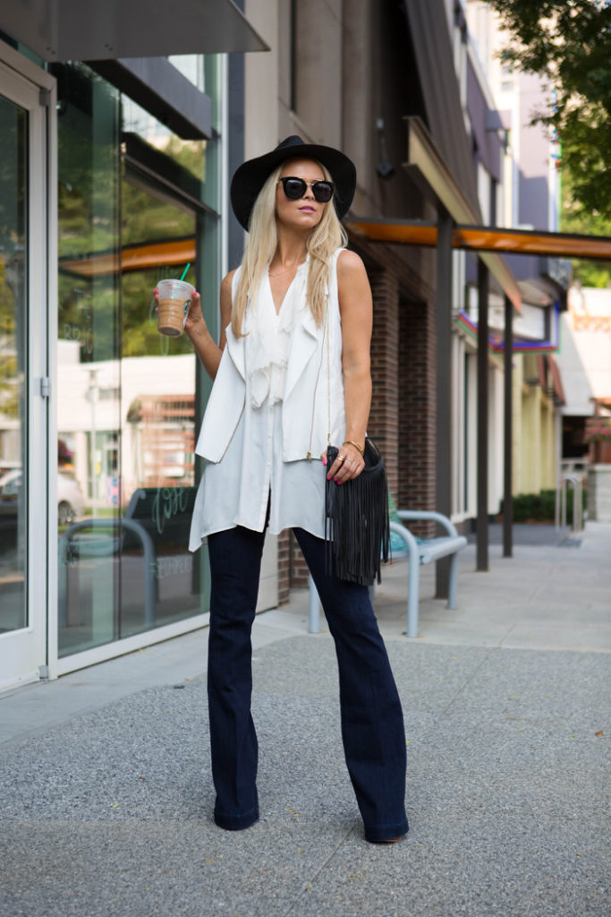 FLARE JEANS OUTFIT